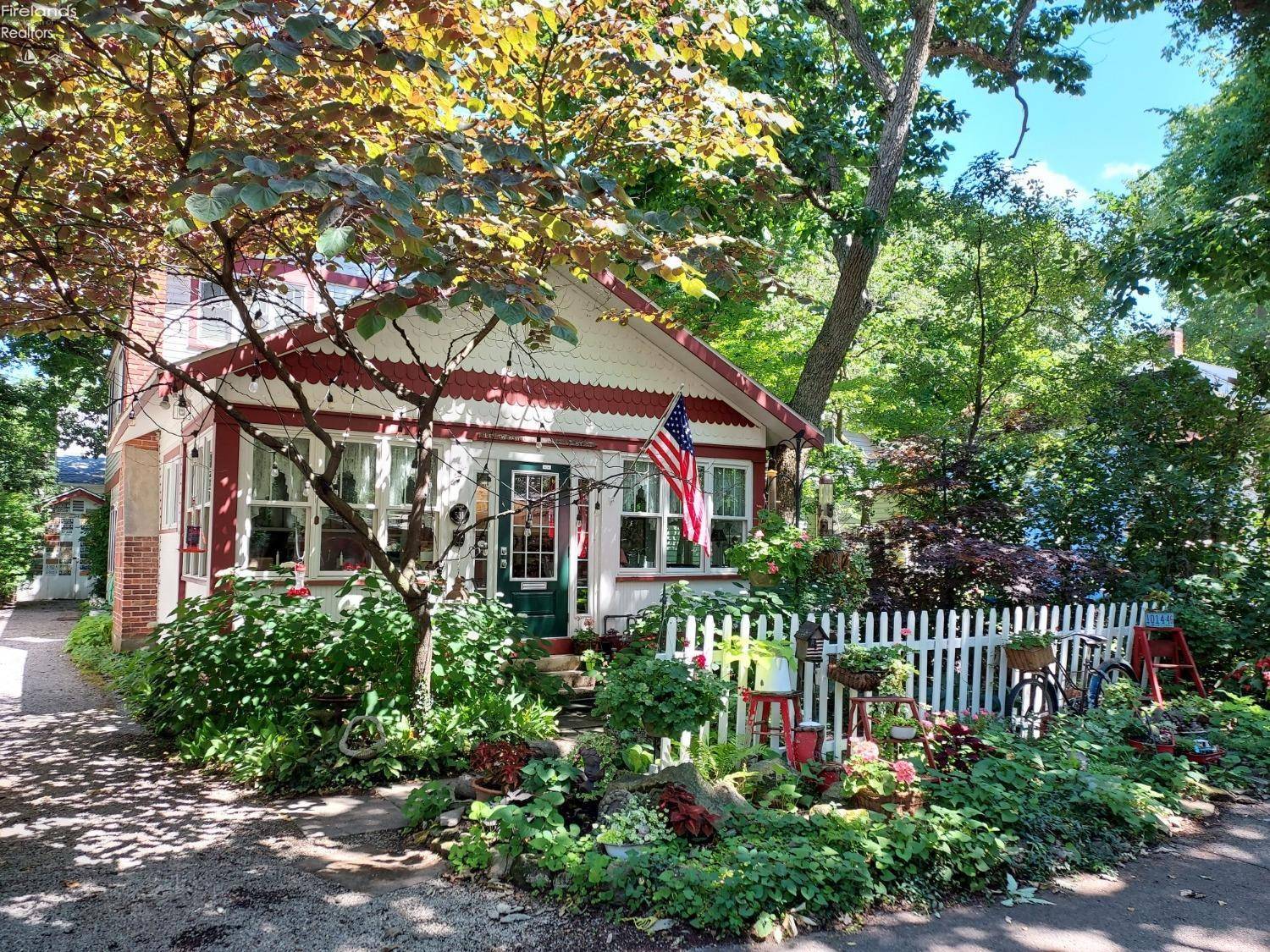 531 Central AVE, Lakeside, OH 43440
