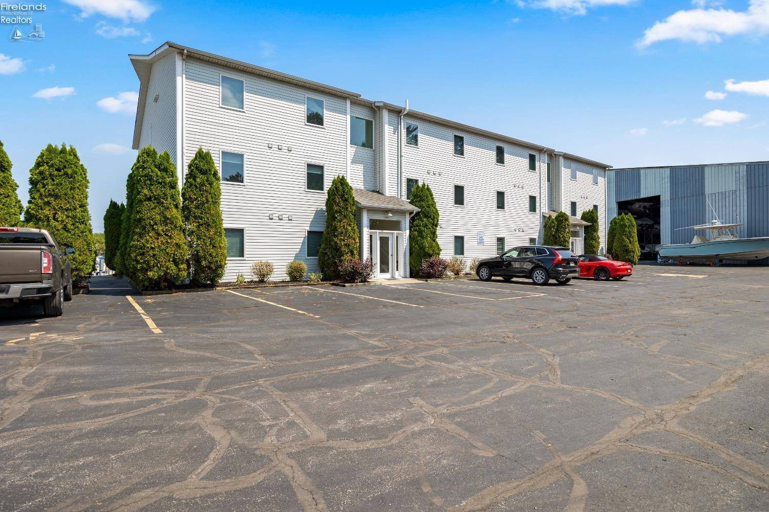1512 NW Catawba RD, Port Clinton, OH 43452