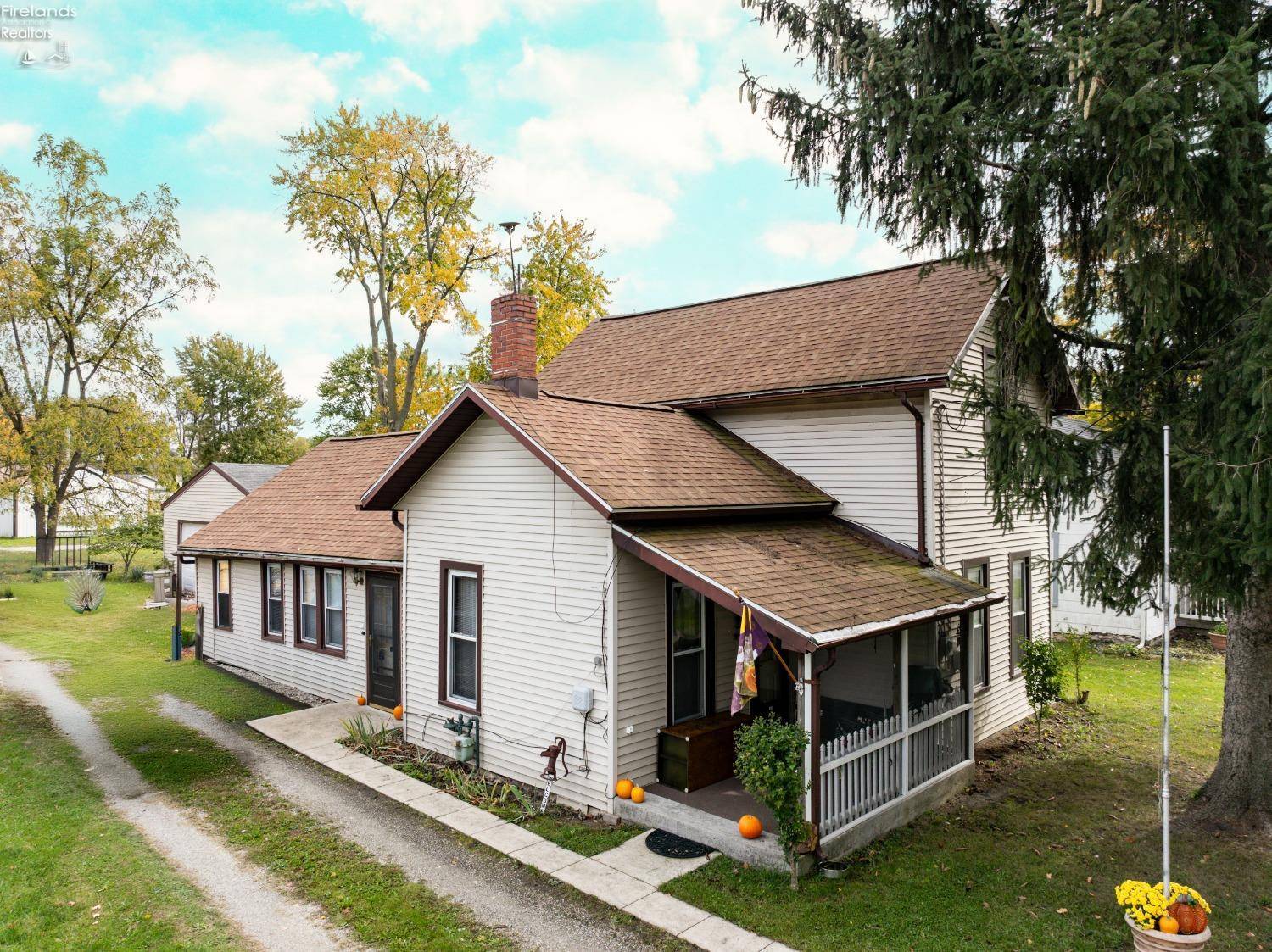 318 S Broadway ST, Green Springs, OH 44836