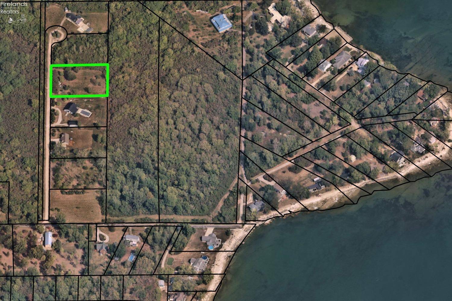 10 Pheasant LN, Kelleys Island, OH 43438