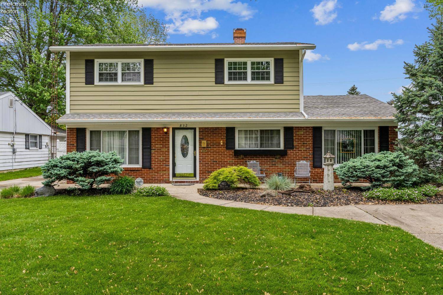 832 Maple Lane, Waterville, OH 43566