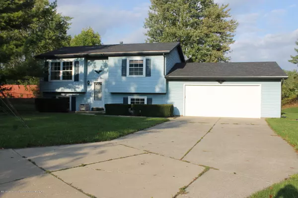 1121 Eugenia DR, Mason, MI 48854