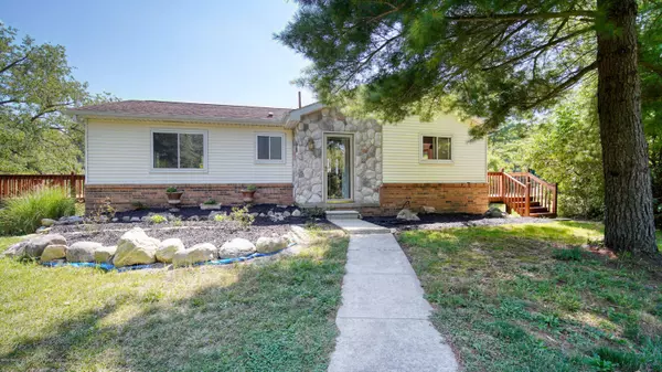 3994 Sligo LN, Brighton, MI 48114