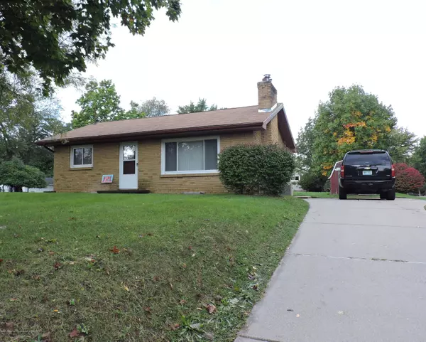 2871 Pinetree Road, Lansing, MI 48911, Lansing, MI 48911