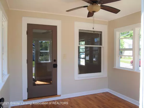 Lansing, MI 48910,2402 Forest AVE