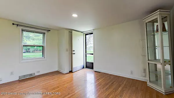 Mason, MI 48854,362 E South ST