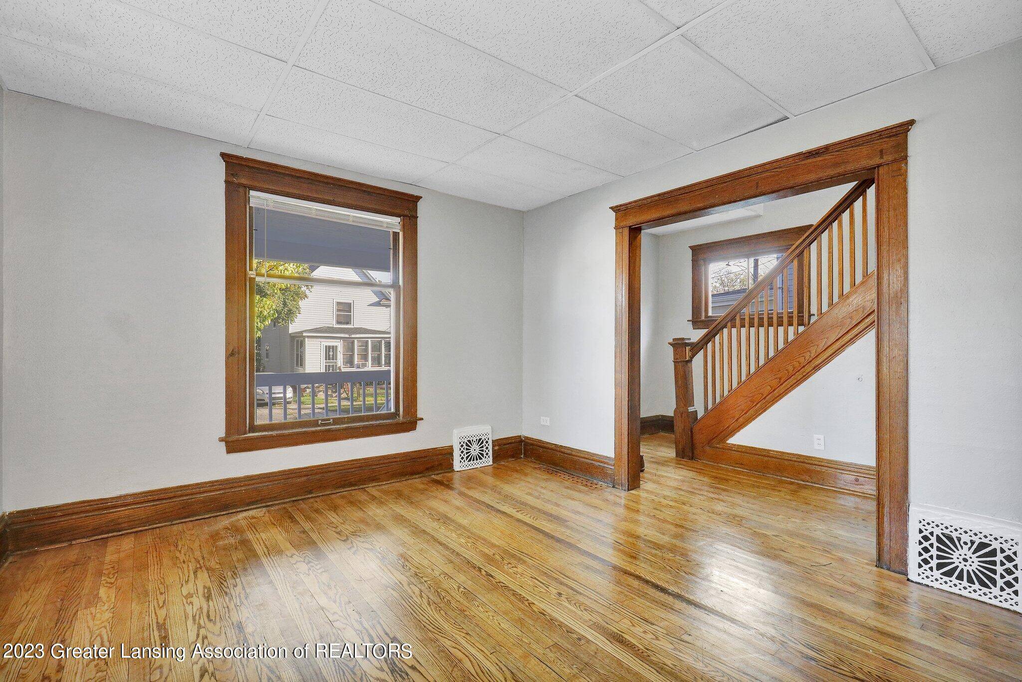 Lansing, MI 48910,144 E Barnes AVE