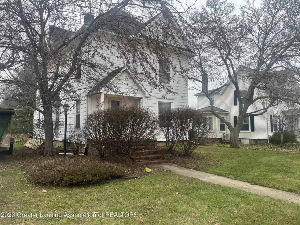 Fowlerville, MI 48836,425 E Grand River AVE