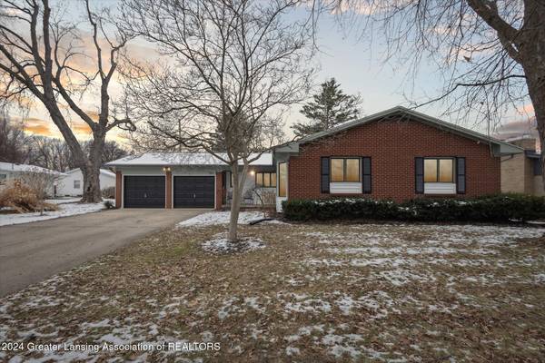 2416 Woodview Drive, Lansing, MI 48911, Lansing, MI 48911