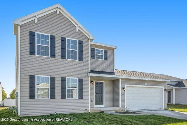 609 Muirfield DR, Eaton Rapids, MI 48827