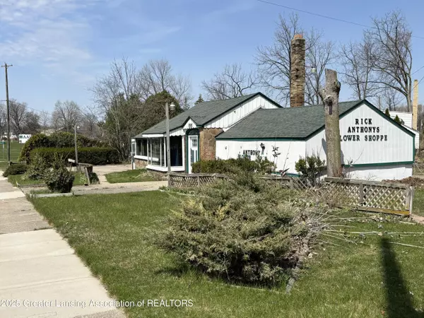 Lansing, MI 48906,2230 N Grand River AVE