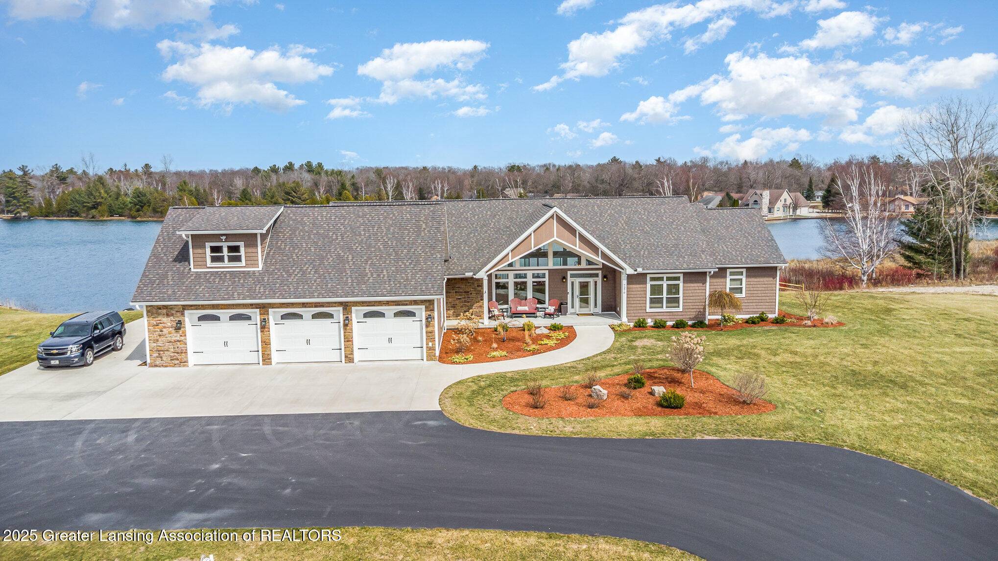 7270 Shoreview DR, Oscoda, MI 48750