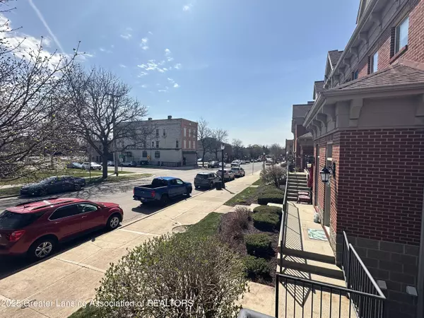 Lansing, MI 48906,1337 Turner ST