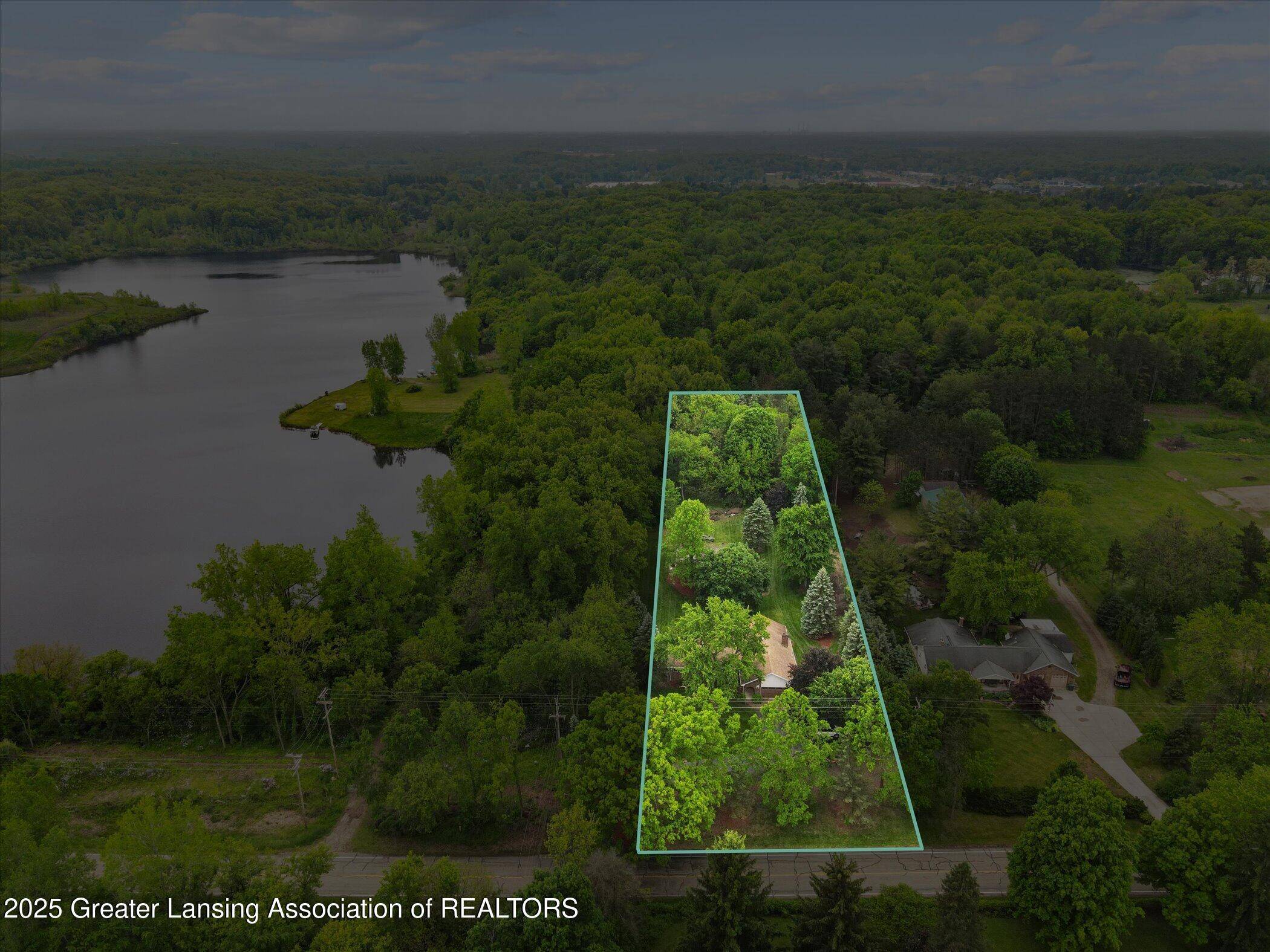 1346 E Howe RD, Dewitt, MI 48820