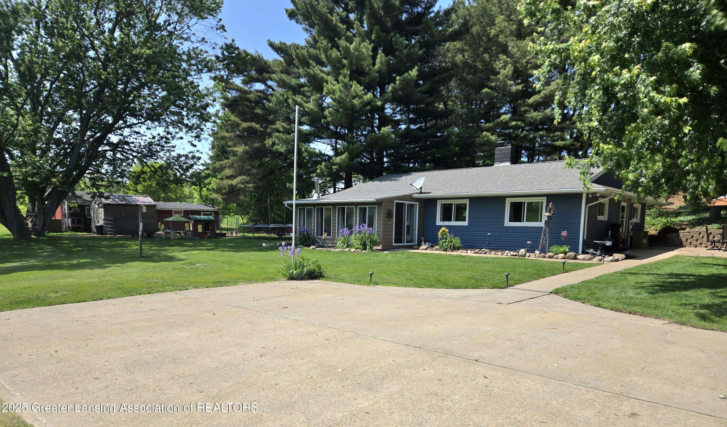 3066 S Canfield RD, Eaton Rapids, MI 48827