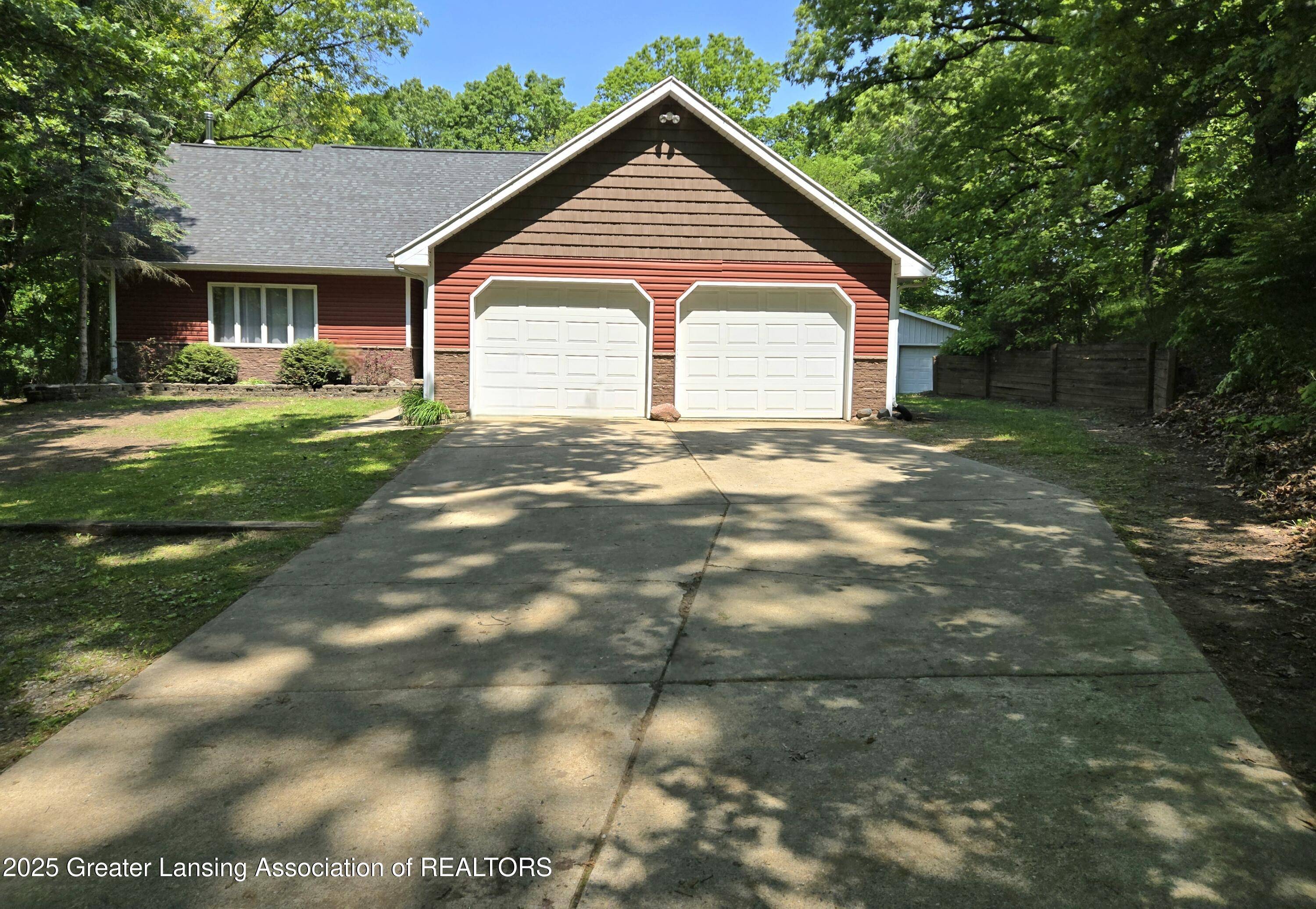 4423 Hyatt ST, Eaton Rapids, MI 48827