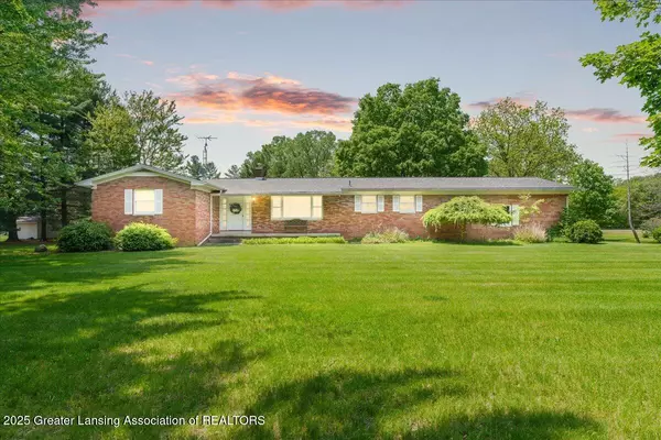 625 Park LN, Corunna, MI 48817