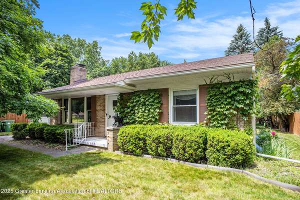 2782 Roseland AVE, East Lansing, MI 48823
