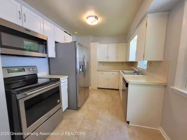 Lansing, MI 48911,6910 Cooper RD