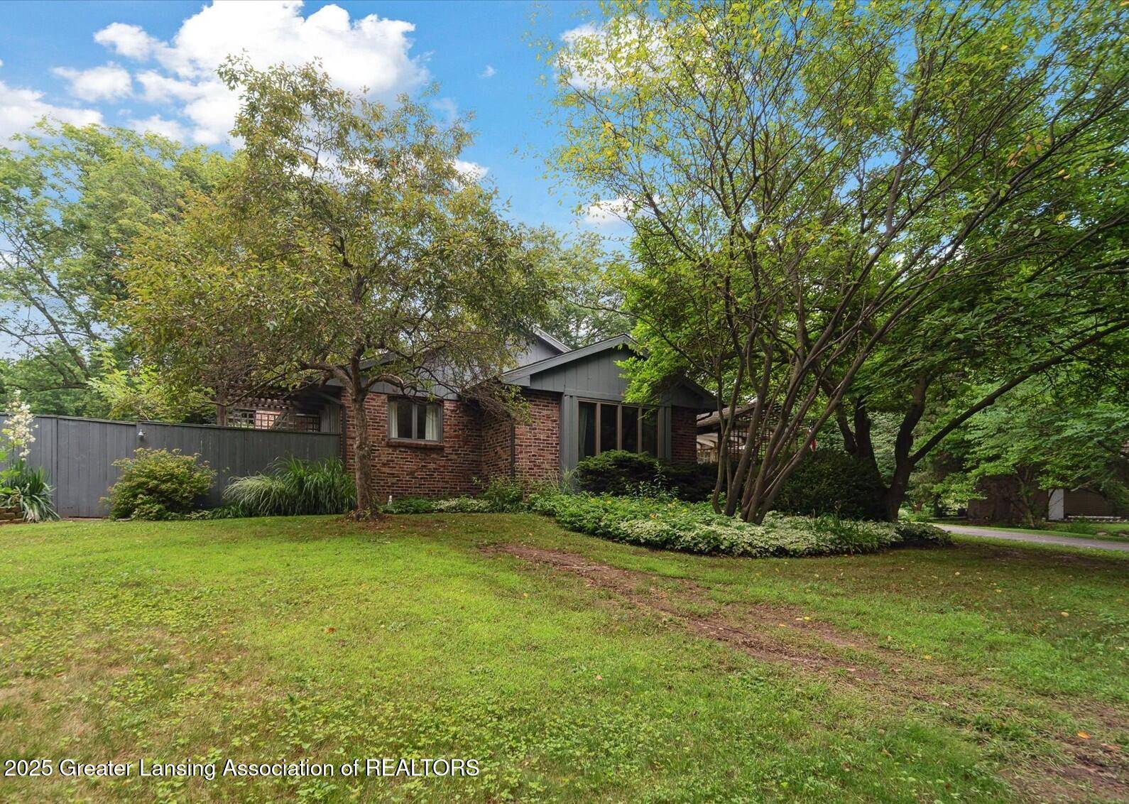 3708 David LN, Lansing, MI 48911