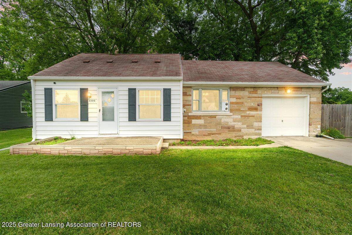 3309 Pleasant Grove RD, Lansing, MI 48910