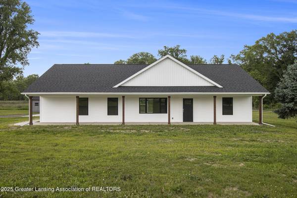 4633 Parman RD, Stockbridge, MI 49285