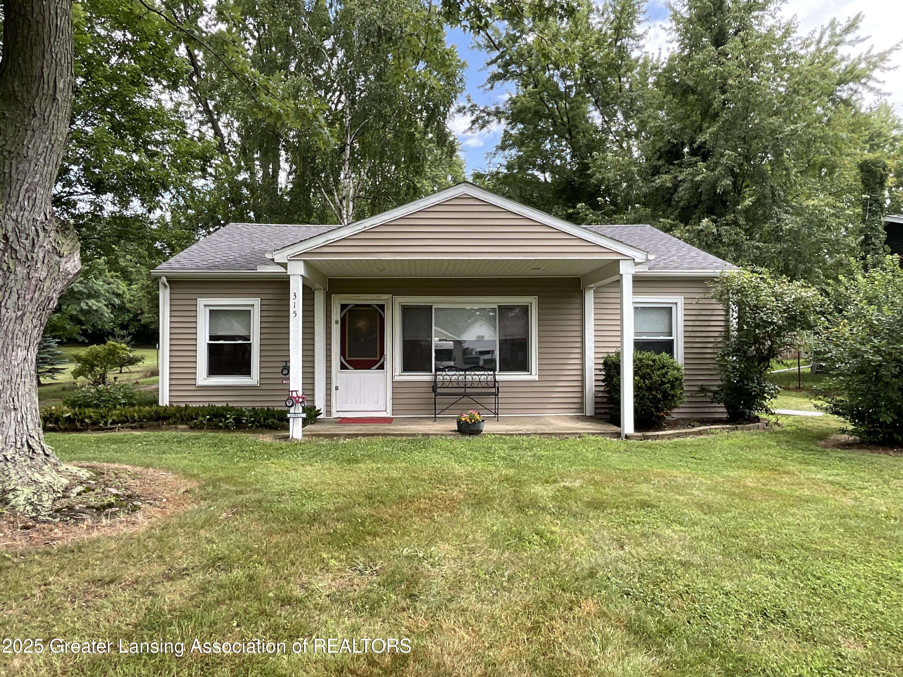 315 Oyer ST, Springport, MI 49284