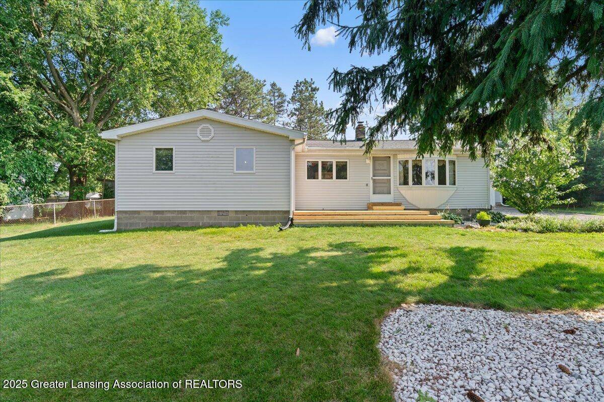 947 W Columbia ST, Mason, MI 48854