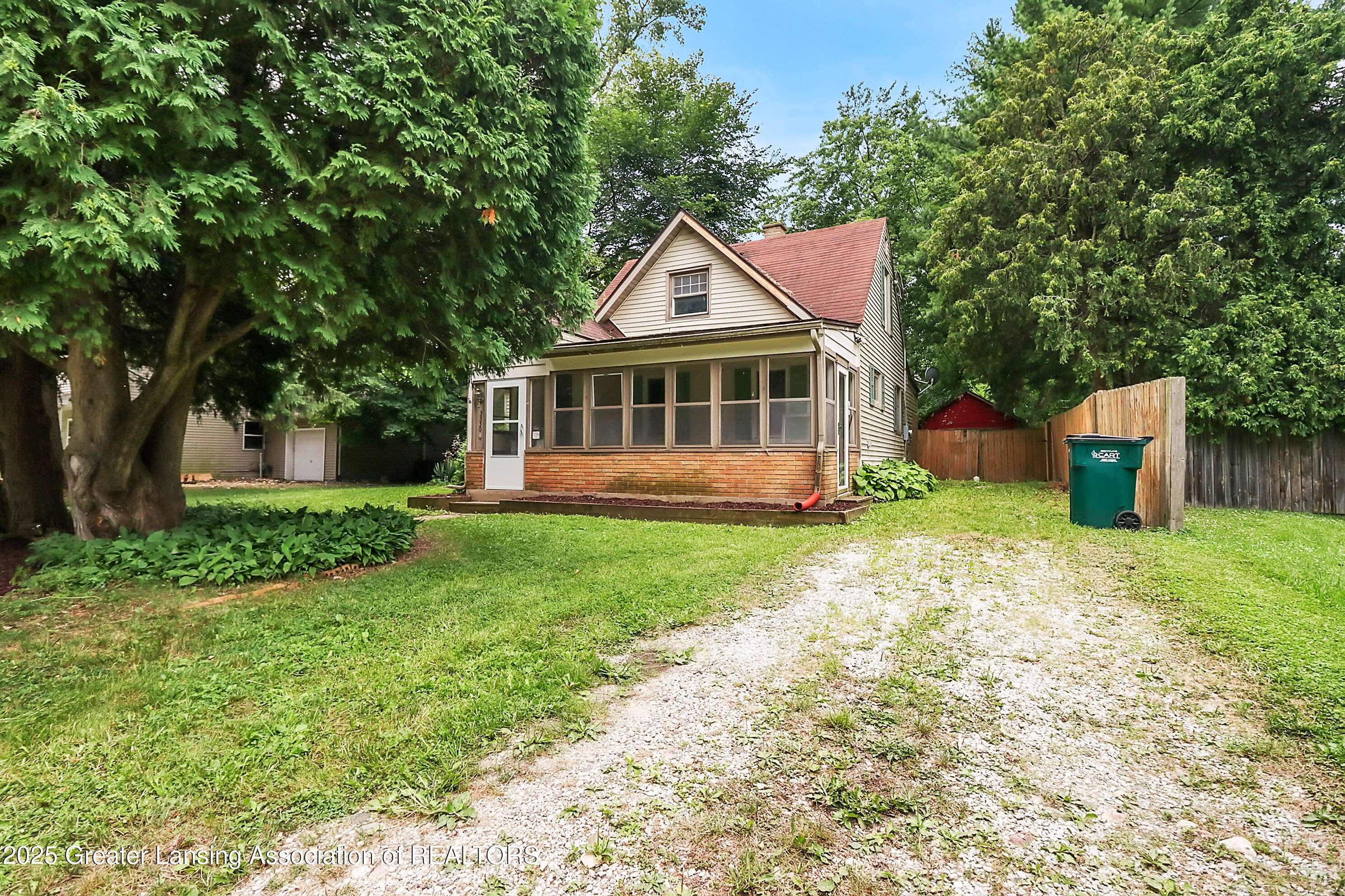 3330 Avalon ST, Lansing, MI 48911