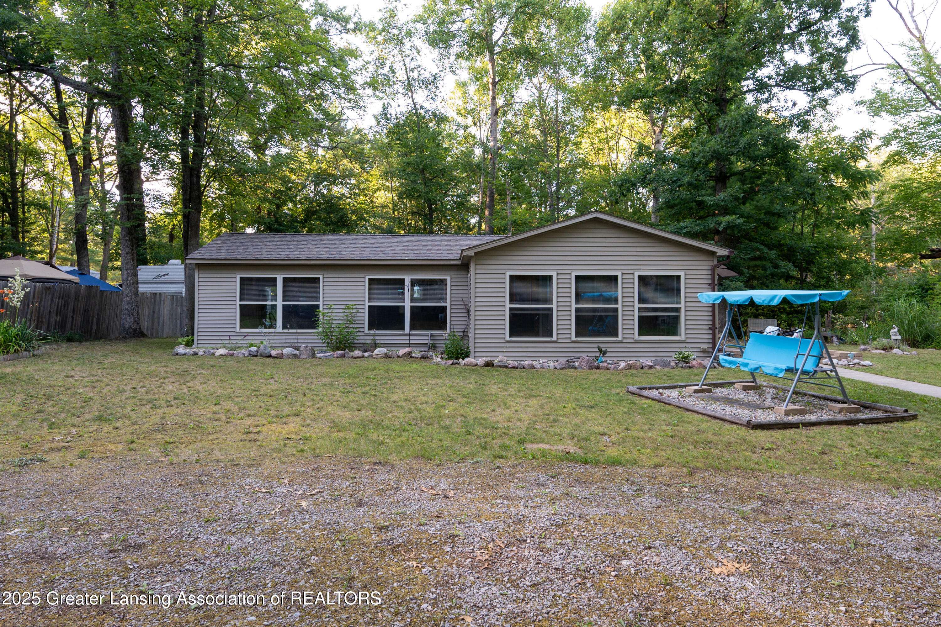 1177 Birch ST, Harrison, MI 48625