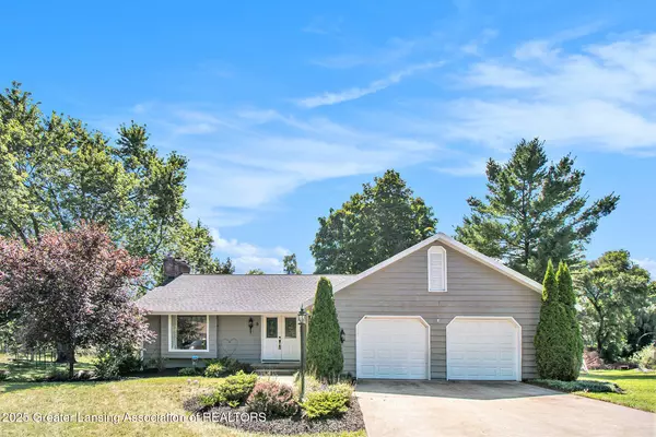 9 Laura LN, Dewitt, MI 48820