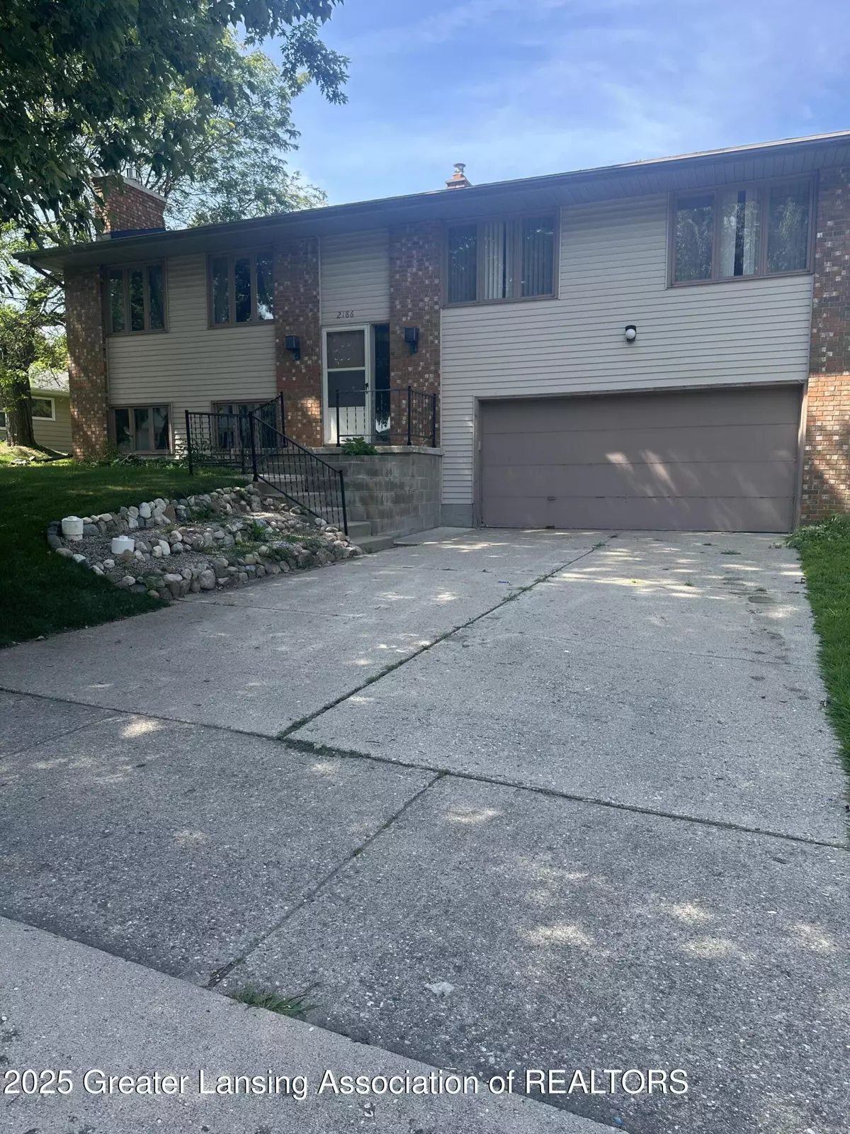 Okemos, MI 48864,2186 Tamarack DR