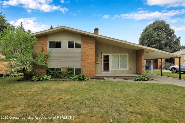 2808 Lasalle Gardens, Lansing, MI 48912