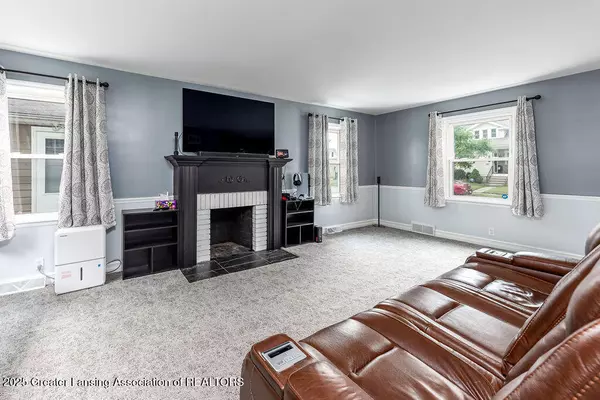 Lansing, MI 48910,1835 Delevan AVE