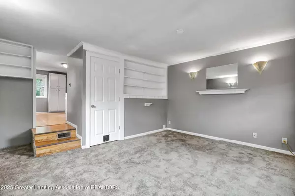 Lansing, MI 48917,420 N Catherine ST