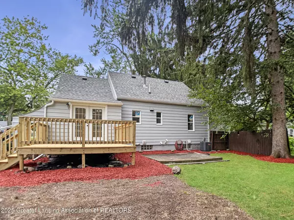 Lansing, MI 48910,115 E Potter AVE