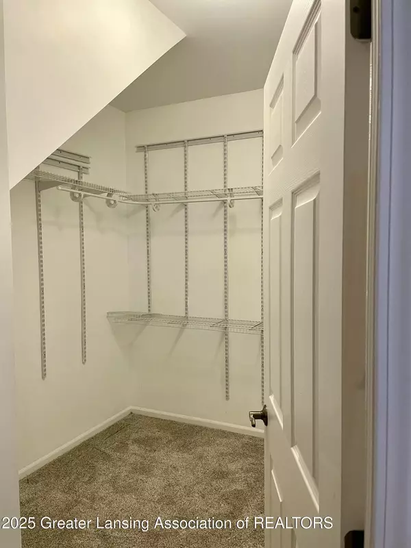 Lansing, MI 48906,669 Worthington DR