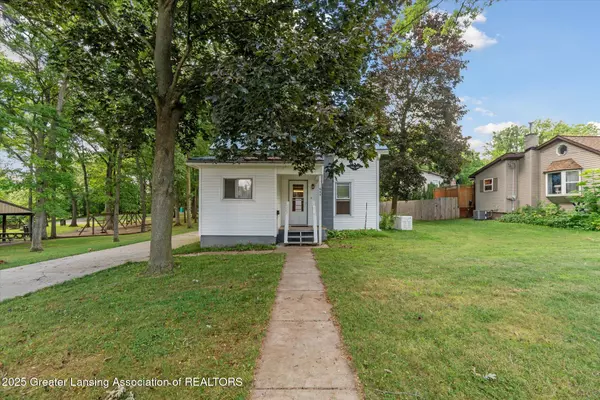 647 E Washington ST, Ionia, MI 48846