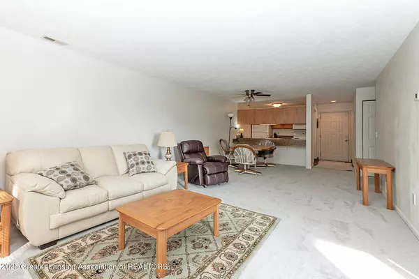 Okemos, MI 48864,1563 W Pond DR #10