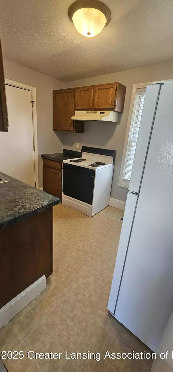 Lansing, MI 48906,924 N Pine ST