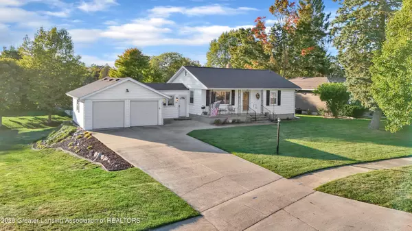 1212 Degroff ST, Grand Ledge, MI 48837