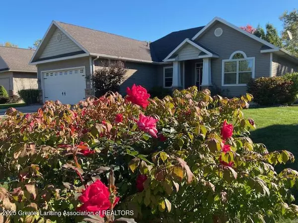 2151 Arbor Meadows DR, Dewitt, MI 48820