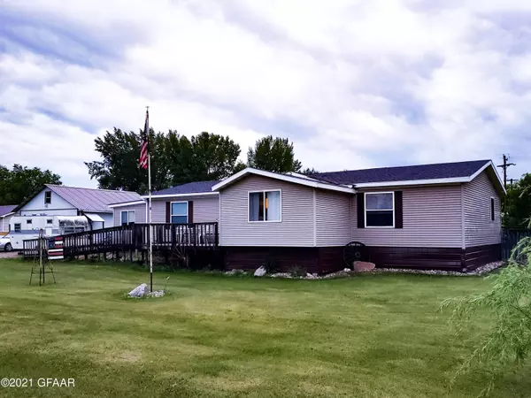 198 6TH ST, Emerado, ND 58228