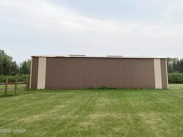 Langdon, ND 58249,9494 COUNTRY CLUB RD