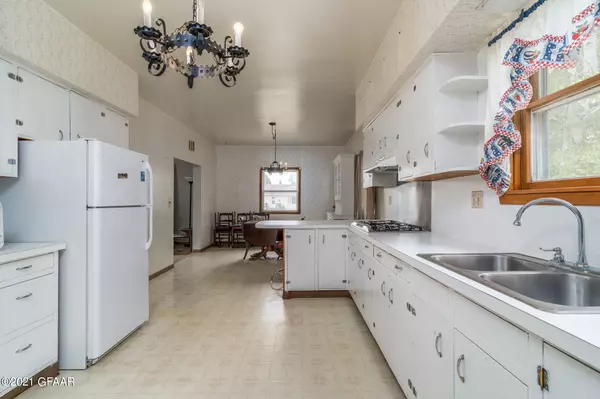 Climax, MN 56523,106 HILL AVE N