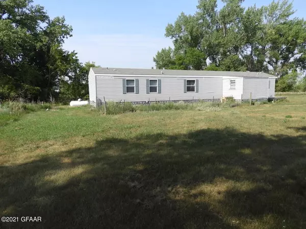 122 MAIN ST S, Warwick, ND 58381