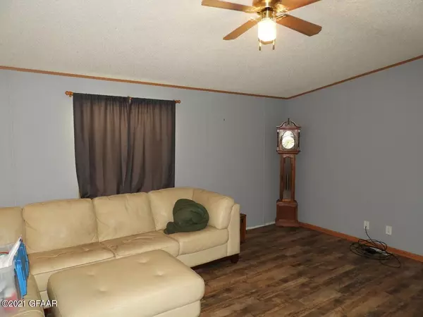 Warwick, ND 58381,122 MAIN ST S