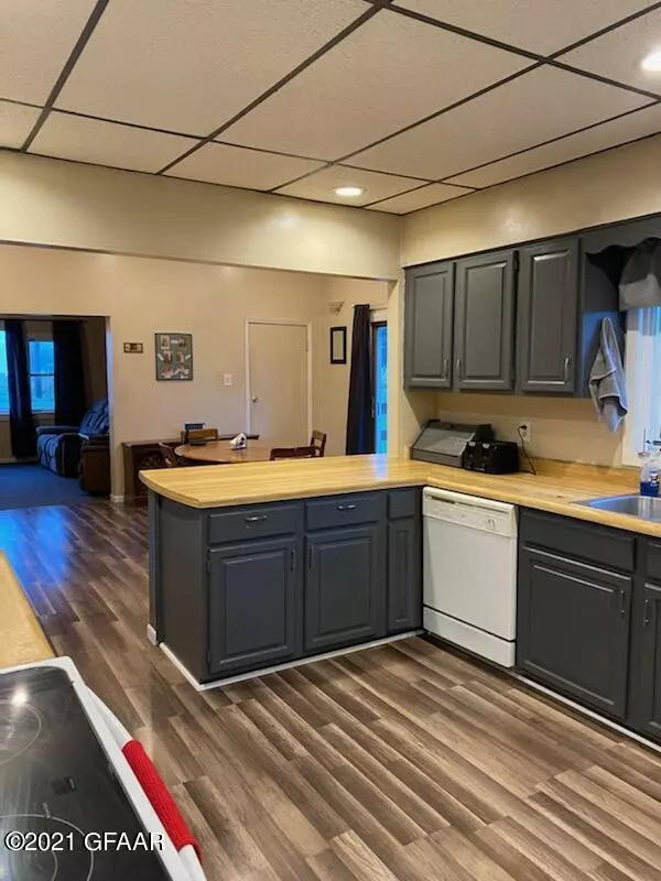 Reynolds, ND 58275,202 4TH AVE