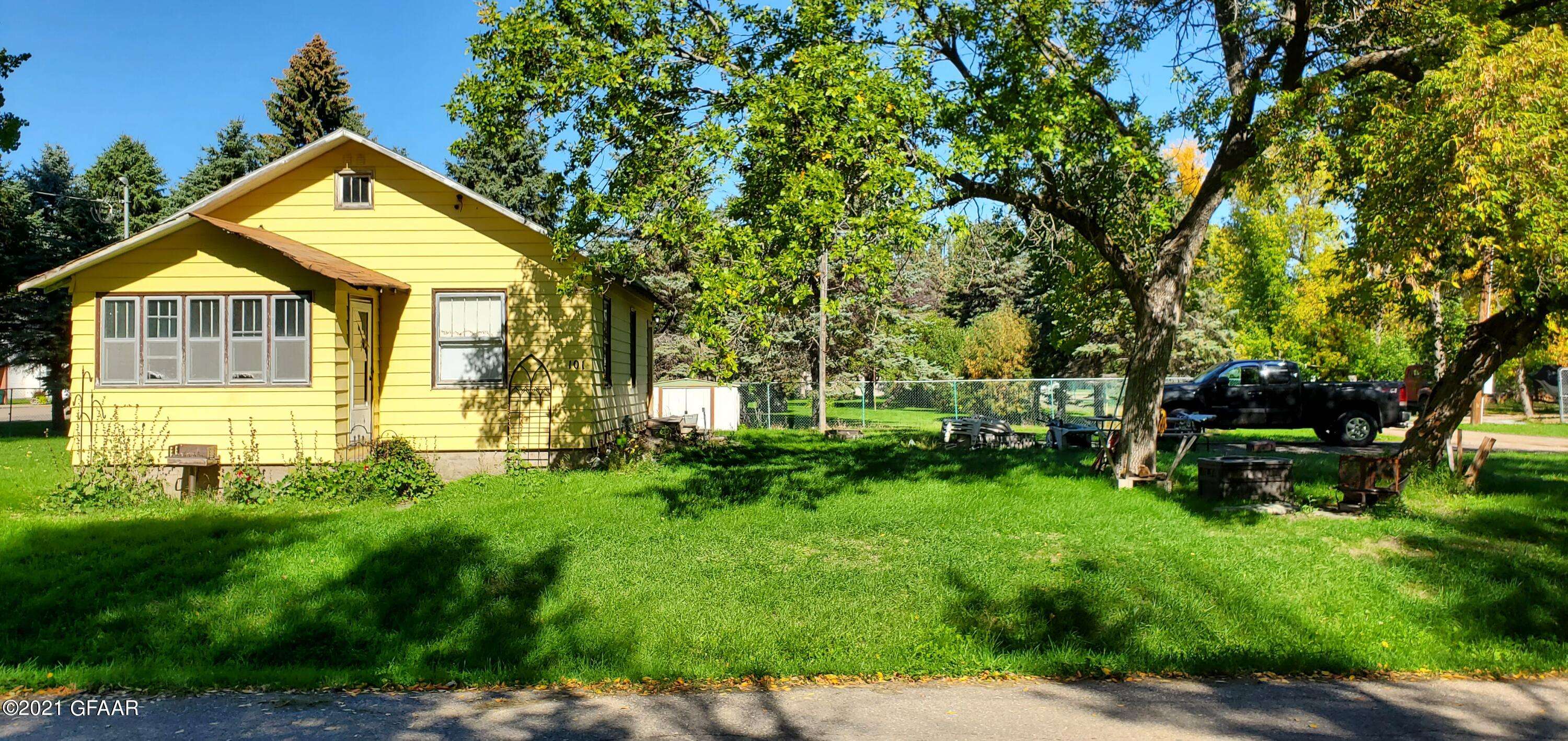 101 E HANCOCK AVE, Emerado, ND 58228
