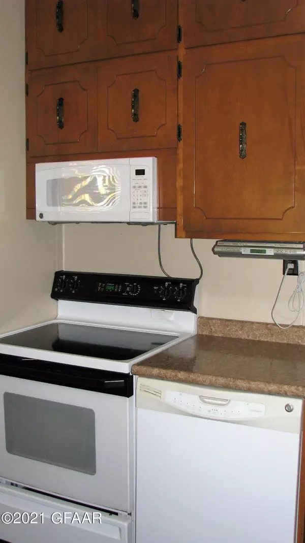 Neche, ND 58265,549 5TH ST E